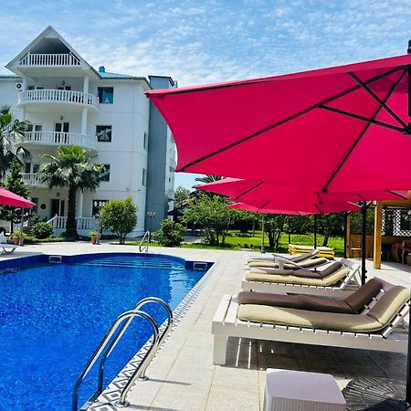 Claude Monet Beach Hotel Ureki Esterno foto
