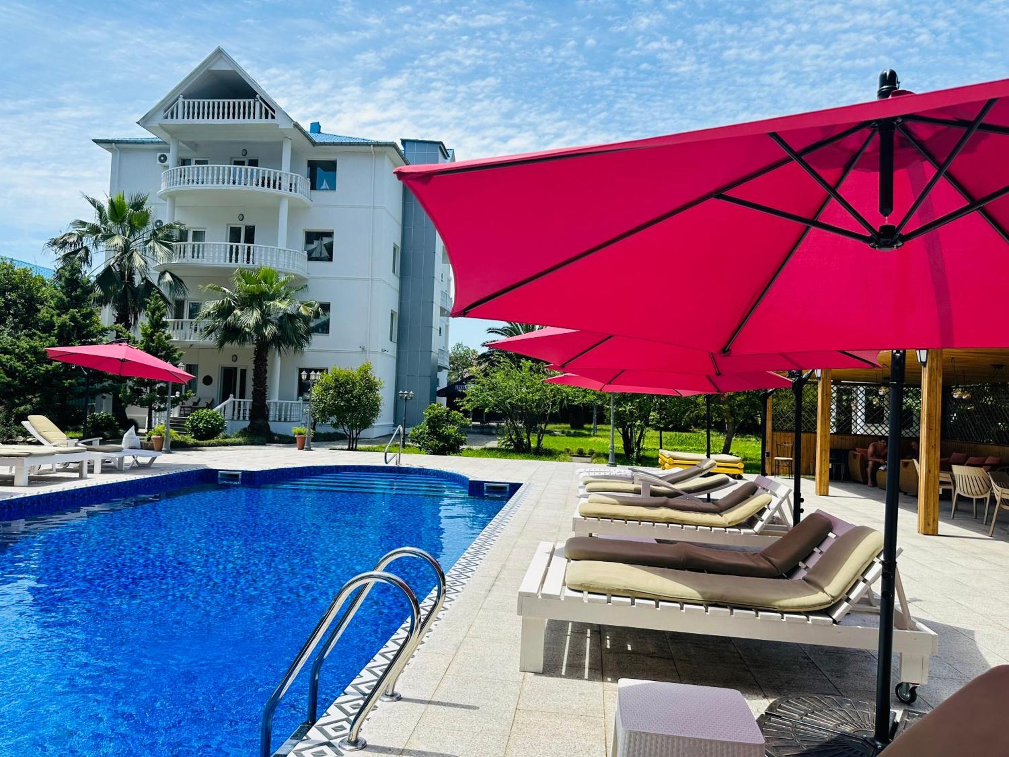 Claude Monet Beach Hotel Ureki Esterno foto